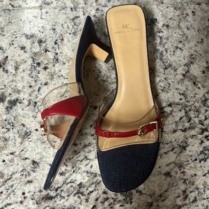 Beautiful Anne Klein dressy sandals with leather upper and gold buckle 8 1/2 M